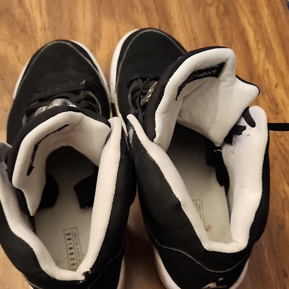 Jordan 5 Retro Black Oreo - Picture 3 of 4